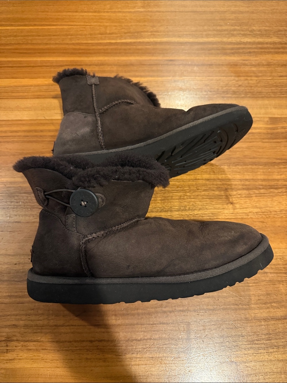 Ugg Brown Mini Bailey Button Short Boots Sz 10